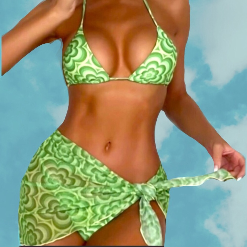 Retro Flower Triangle Bikini With Cover Up
